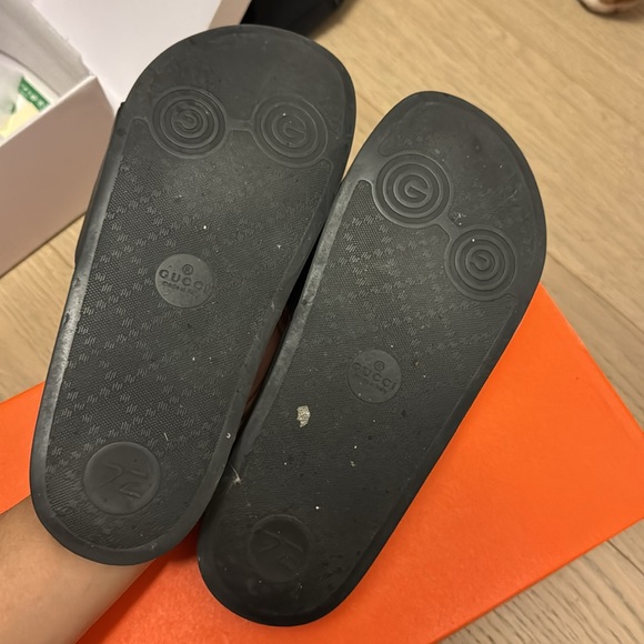 Interlocking g Gucci slides - Picture 3 of 4